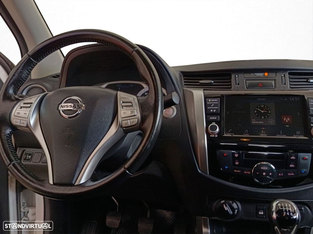 Nissan Pick Up - 34