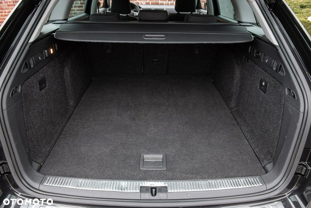 Skoda Superb 2.0 TDI DSG Premium Edition - 28