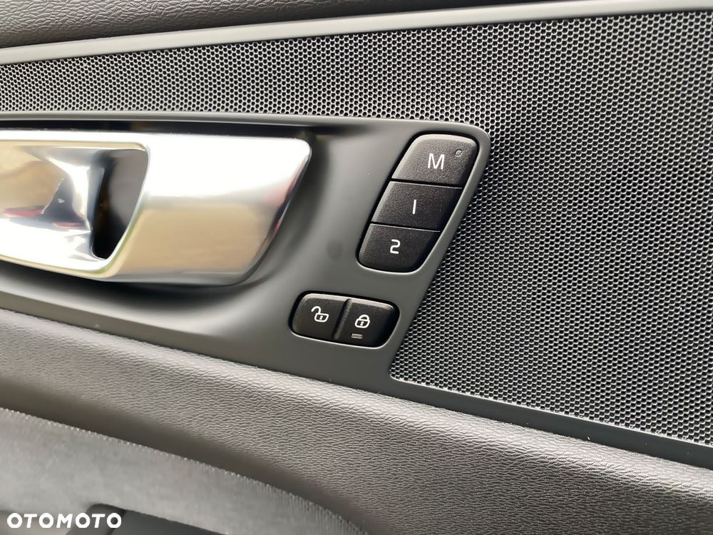 Volvo XC 60 B4 D Geartronic RDesign - 18