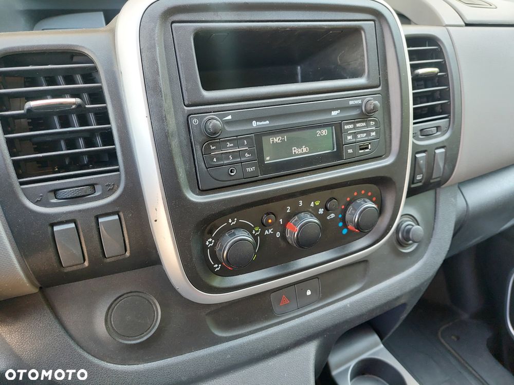 Renault Trafic warsztat - 12