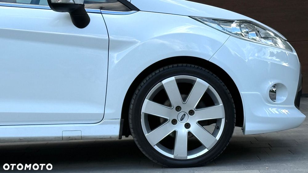 Ford Fiesta - 25