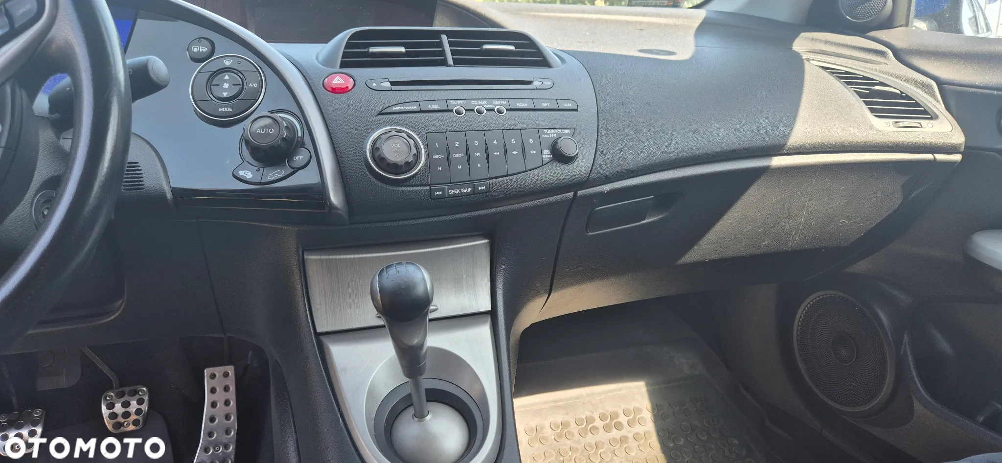 Honda Civic 1.8 Comfort - 9
