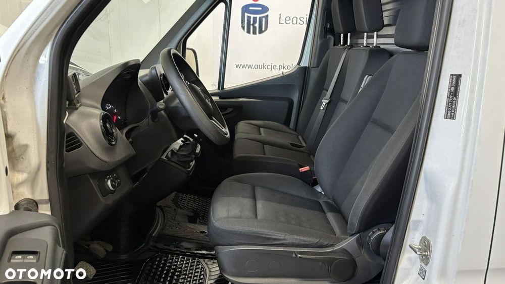 Mercedes-Benz Sprinter - 10