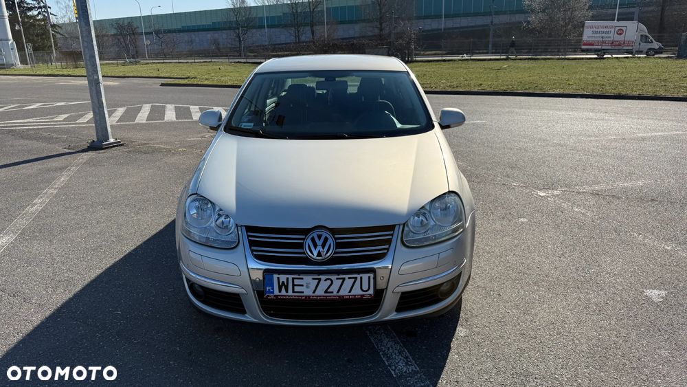 Volkswagen Jetta 1.4 TSI Trendline - 2