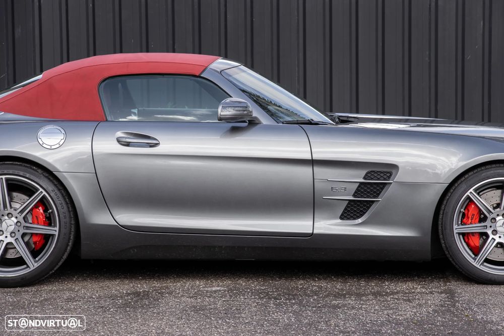 Mercedes-Benz SLS 63 AMG Roadster - 33