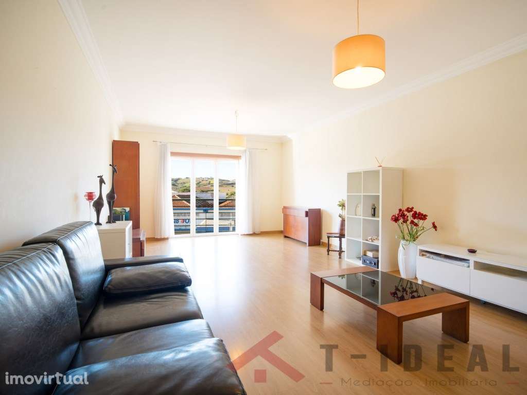 Apartamento T2 no Centro da Lourinhã - Grande imagem: 3/47