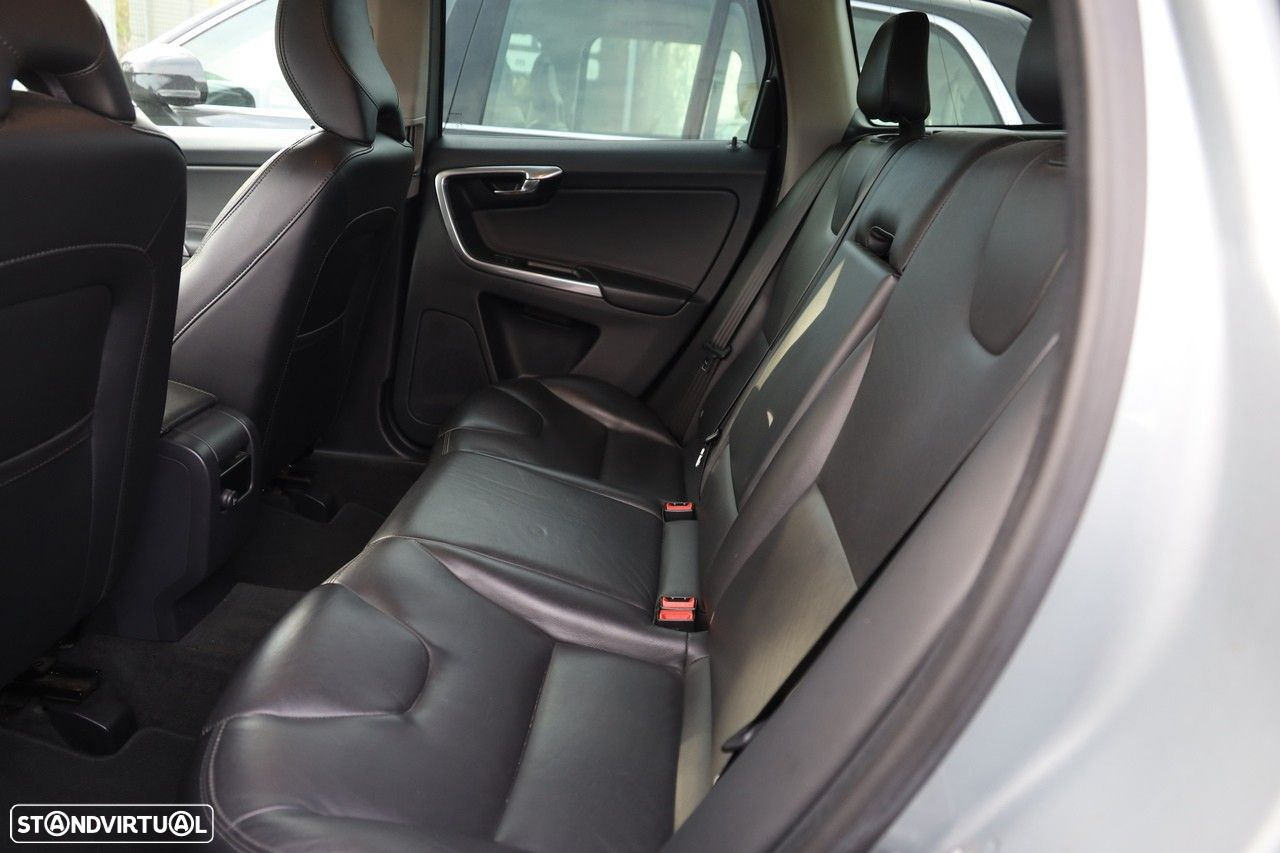 Volvo XC 60 2.0 D4 Summum - 7