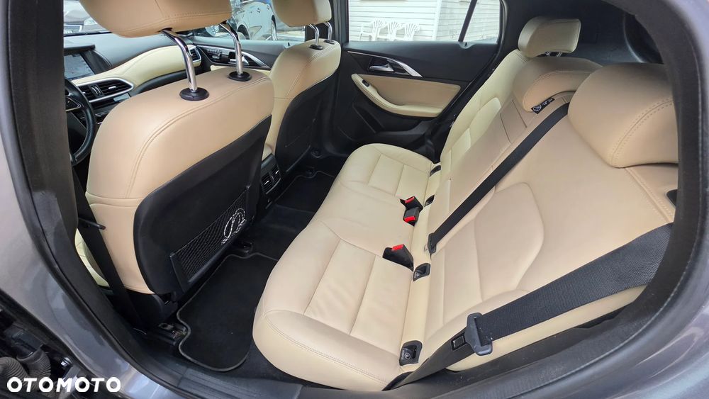 Infiniti QX30 2.0t Luxe Tech AWD 7DCT - 10