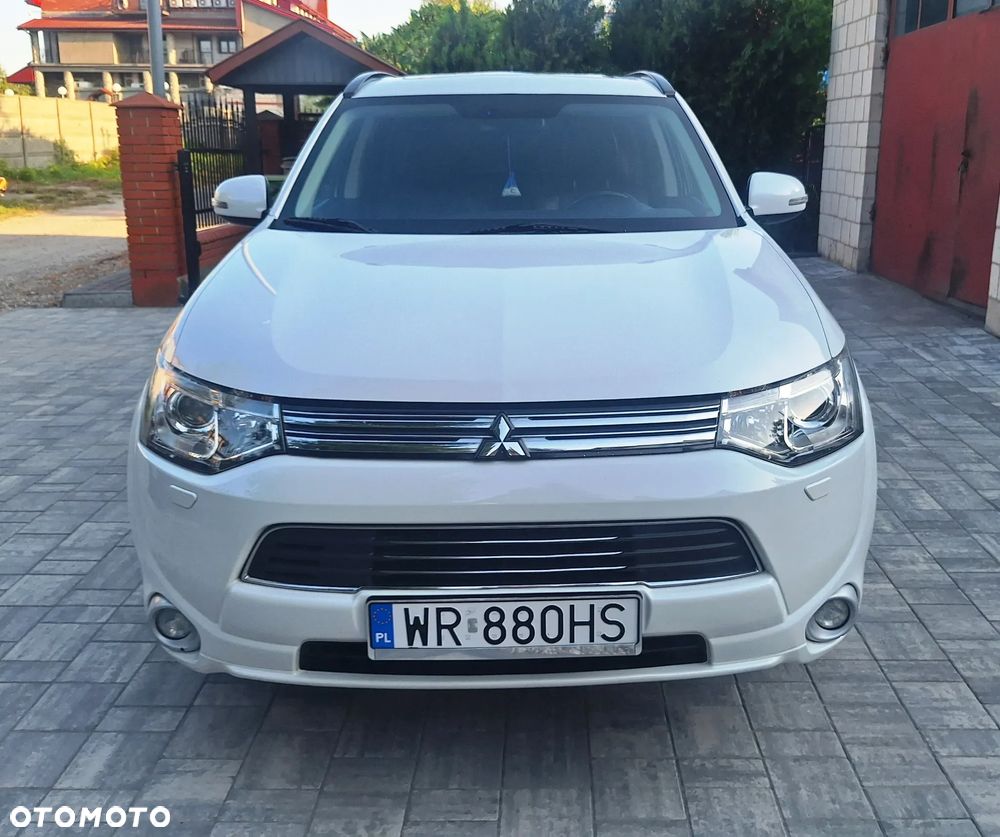 Mitsubishi Outlander 2.0 4WD Plug-In Hybrid - 2