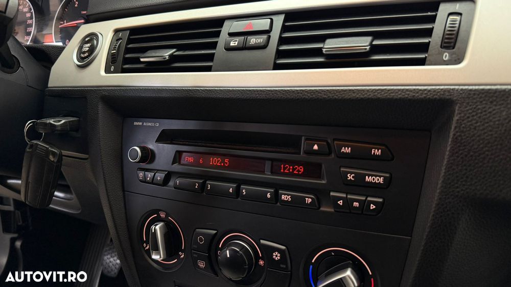 BMW Seria 3 318d xDrive - 19