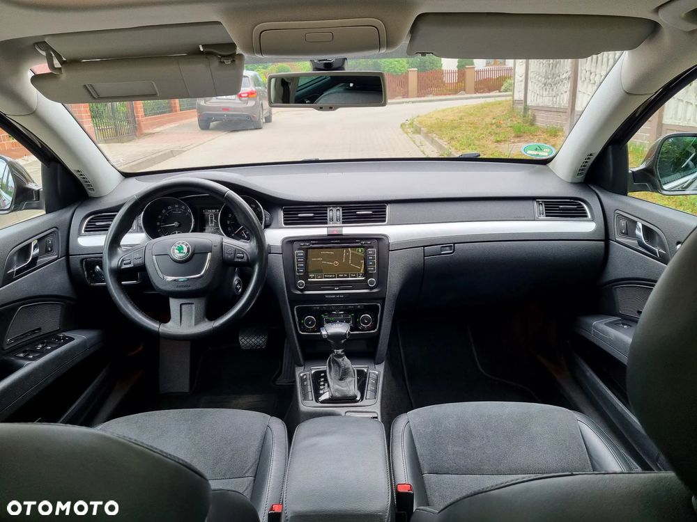 Skoda Superb 2.0 TDI Elegance DSG - 12