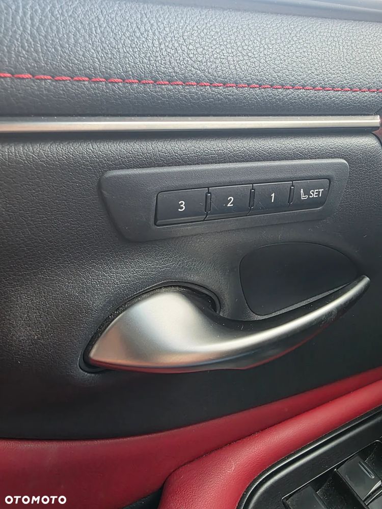 Lexus ES 300h F Sport - 12