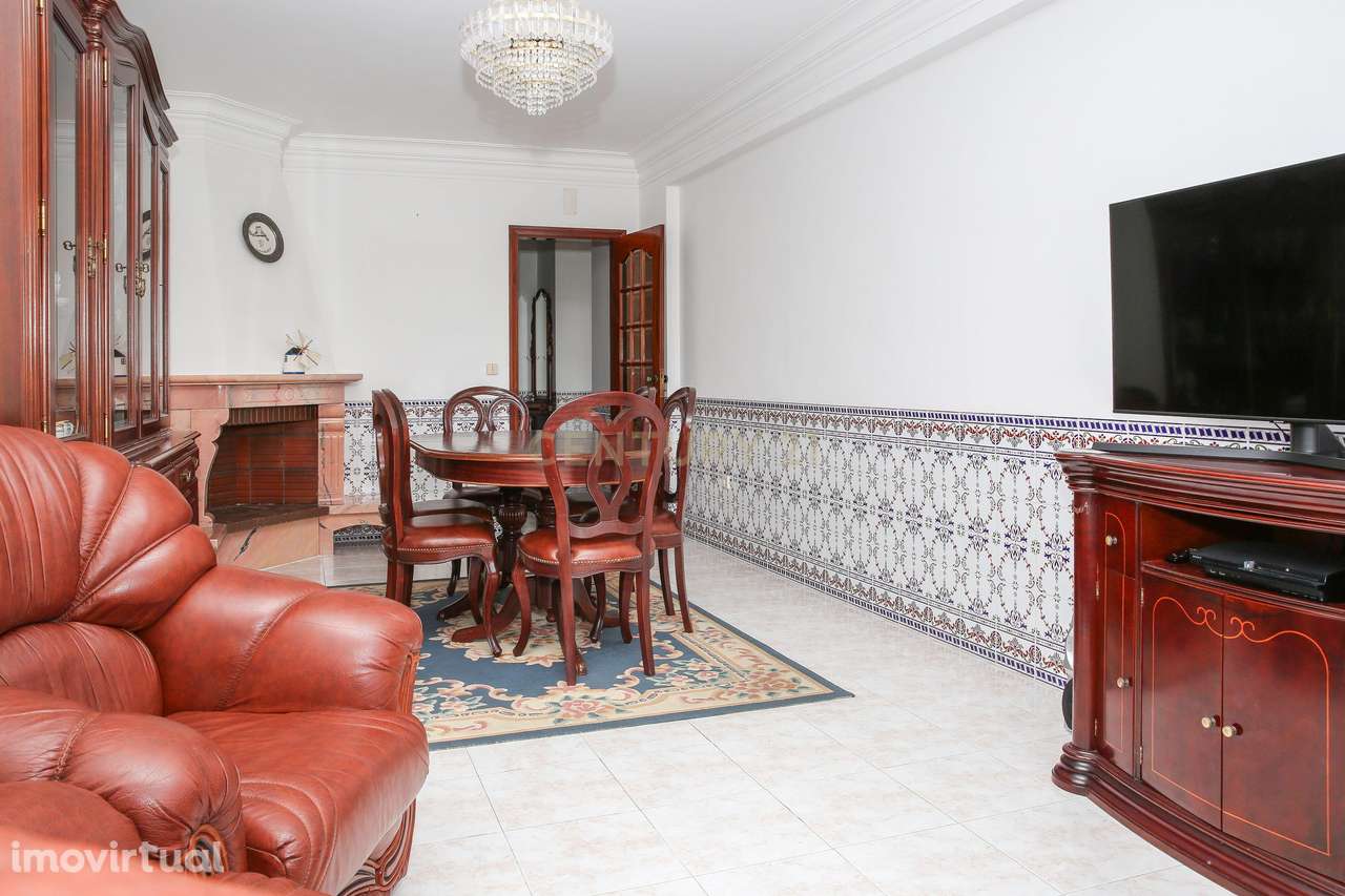 Apartamento T2+2 em aproveitamento de sótão – Santa Cruz - Grande imagem: 2/31