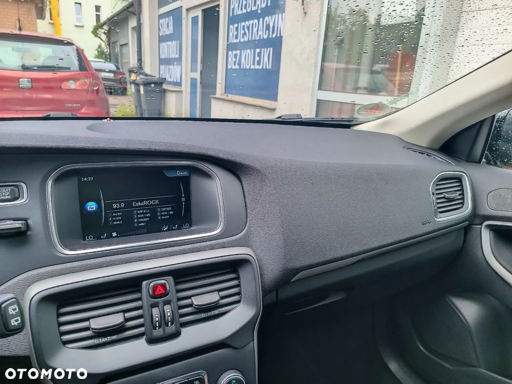 Volvo V40 T3 Geartronic Momentum - 22