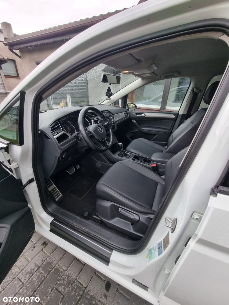 Volkswagen Touran - 8