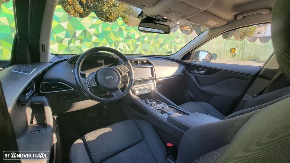 Jaguar F-Pace 3.0 D300 AWD - 24