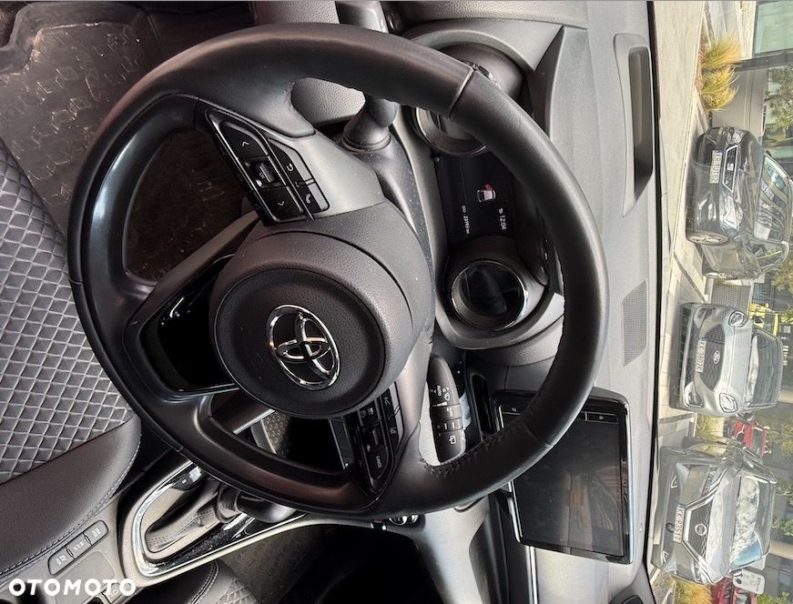 Toyota Yaris Hybrid 1.5 Executive - 11