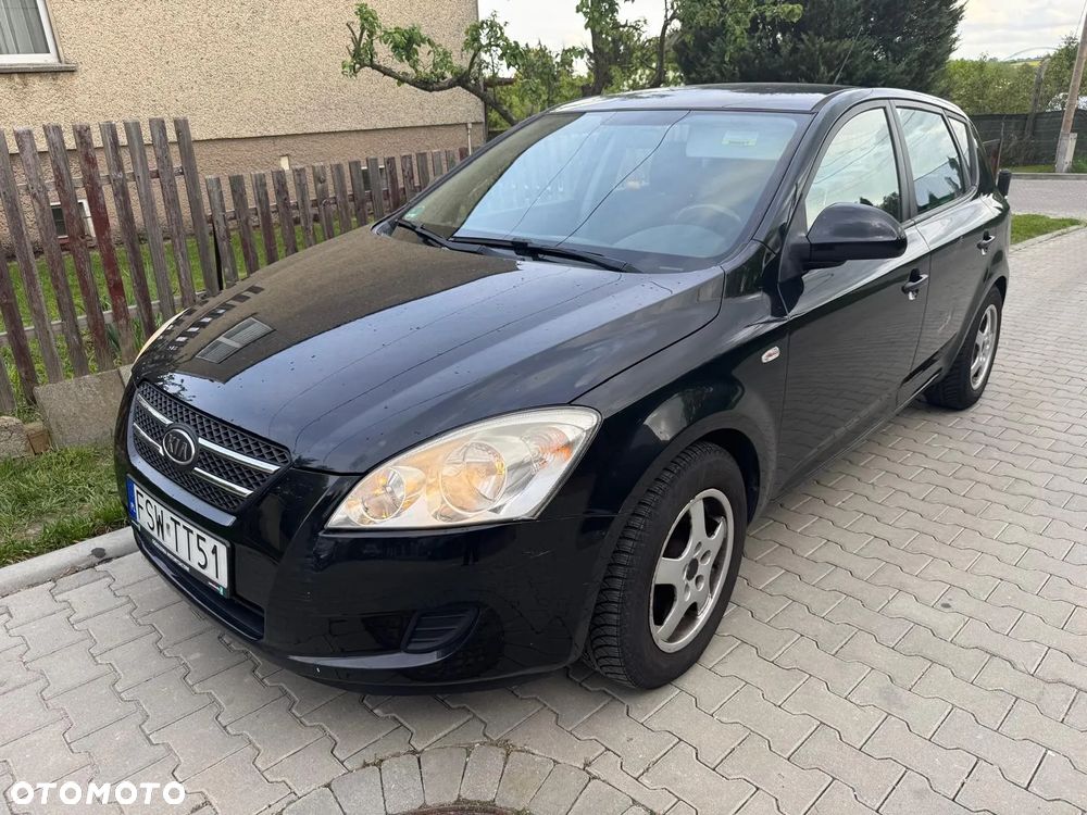 Kia Ceed 1.4 Comfort + - 1
