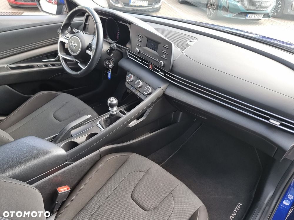Hyundai Elantra 1.6 Modern - 17