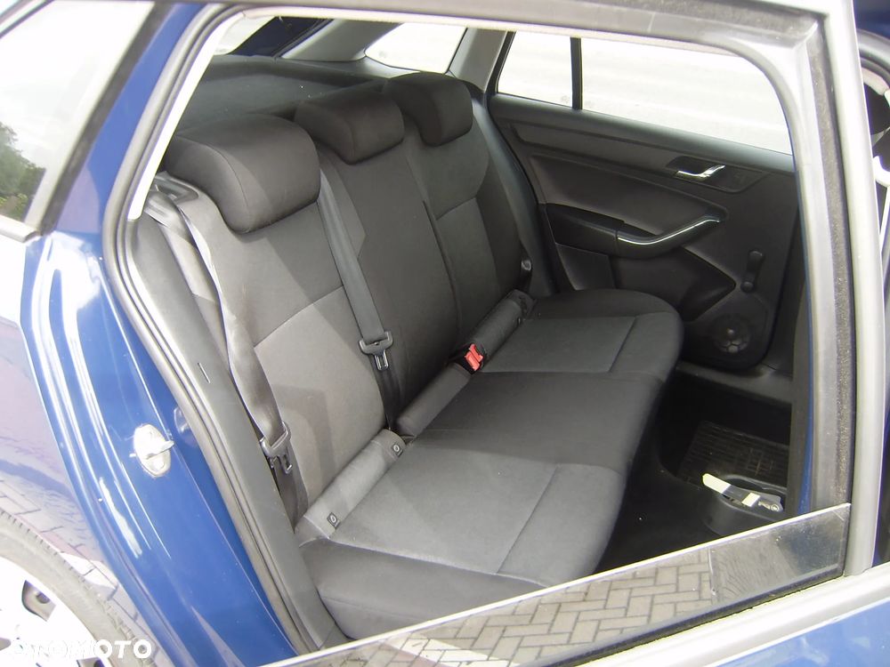 Skoda RAPID 1.2 TSI Active - 8