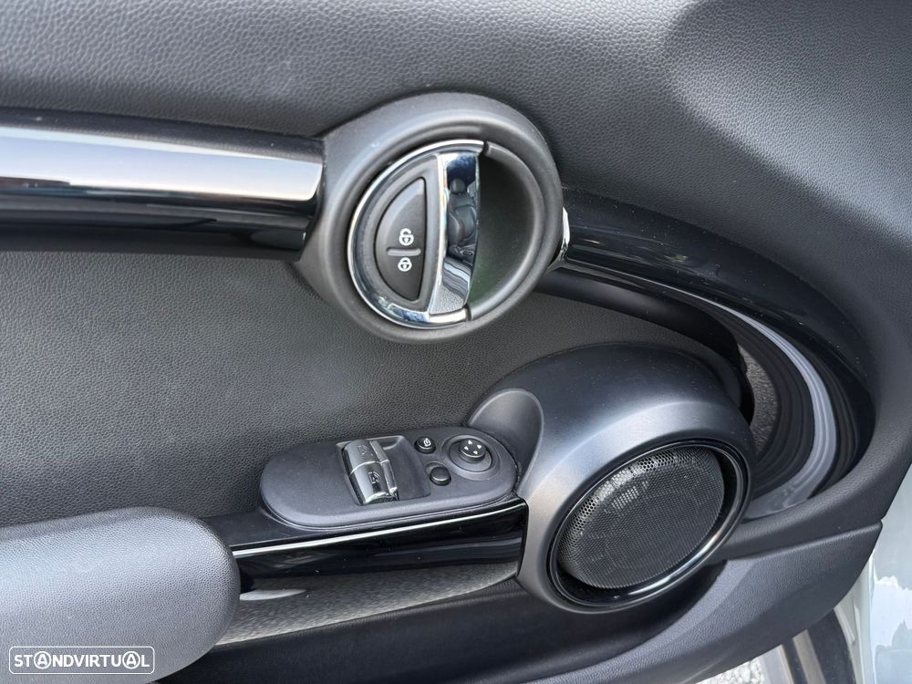 MINI 3 Portas Cooper SE Premium Essential - 13