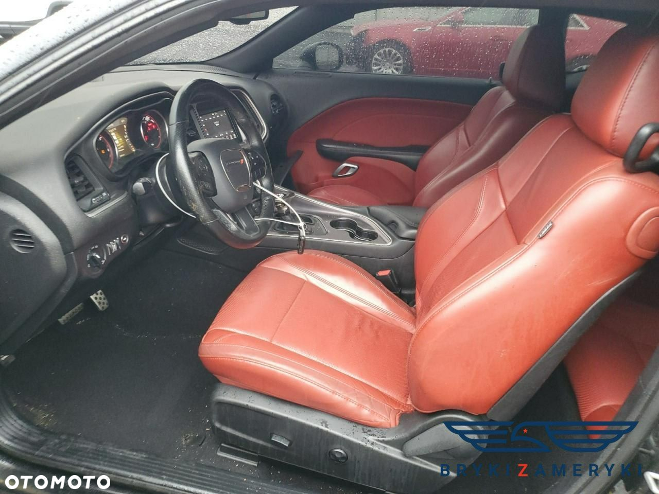 Dodge Challenger - 8