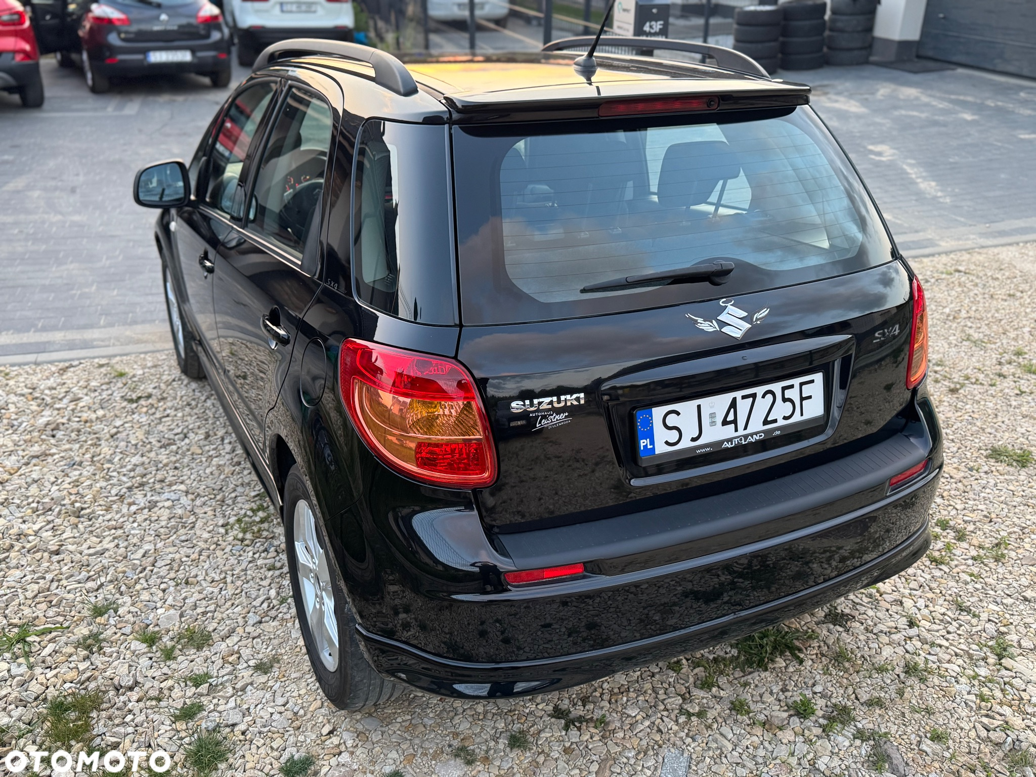 Suzuki SX4 1.6 Comfort Plus - 11