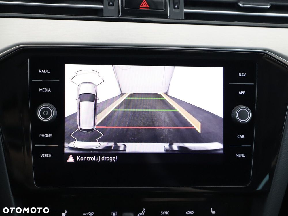 Volkswagen Passat - 15