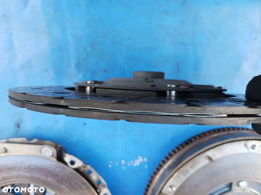 Sprzęgło dwumasa 6 biegowa skrzynia KOMPLETNA LUK 415024410 koło dwumasowe tarcza docisk sprzęgła Audi A4B6 A4B7 A6C5 A6C6 Volkswagen Passat B5 FL Lift Skoda Superb 1.9 TDI ( 130 150KM ) 2.0 TDI Quattro 6 Biegów ORYGINAŁ jak NOWA - 8