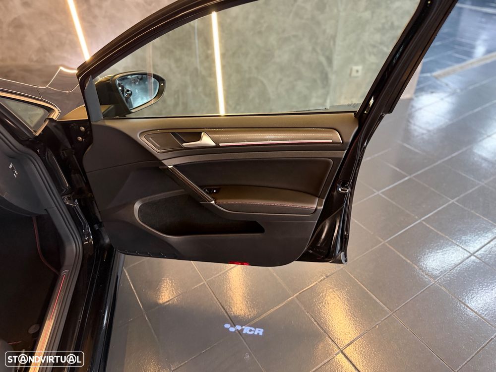 VW Golf GTI TCR 2.0 TSI OPF DSG - 24