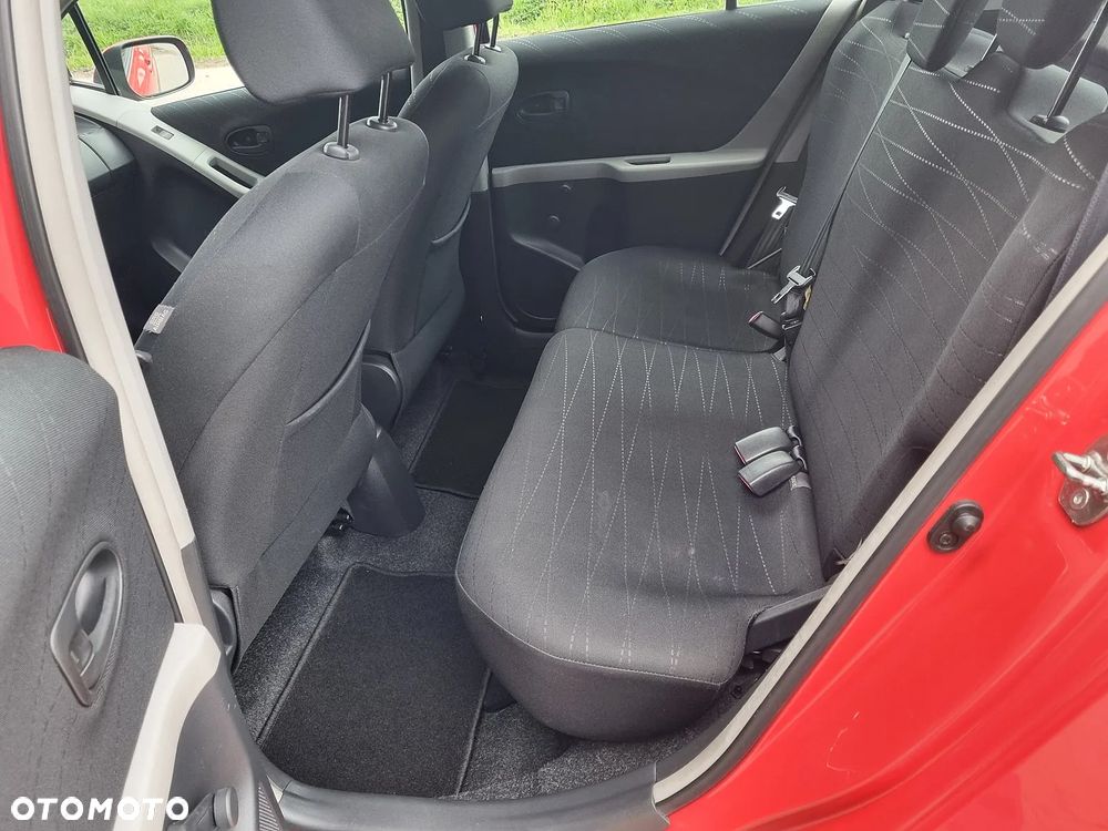 Toyota Yaris 1.3 Sol - 11