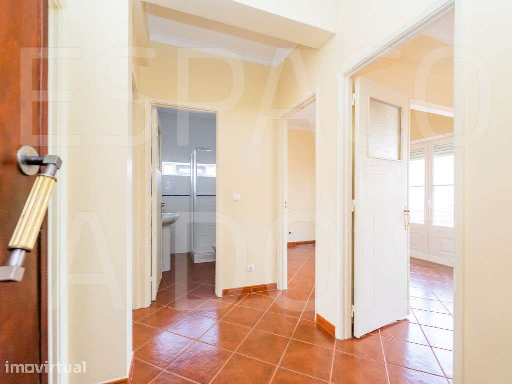 Apartamento T1 com Vista Rio e Varanda | Ajuda | Cozinha Equipada |... - Grande imagem: 2/42