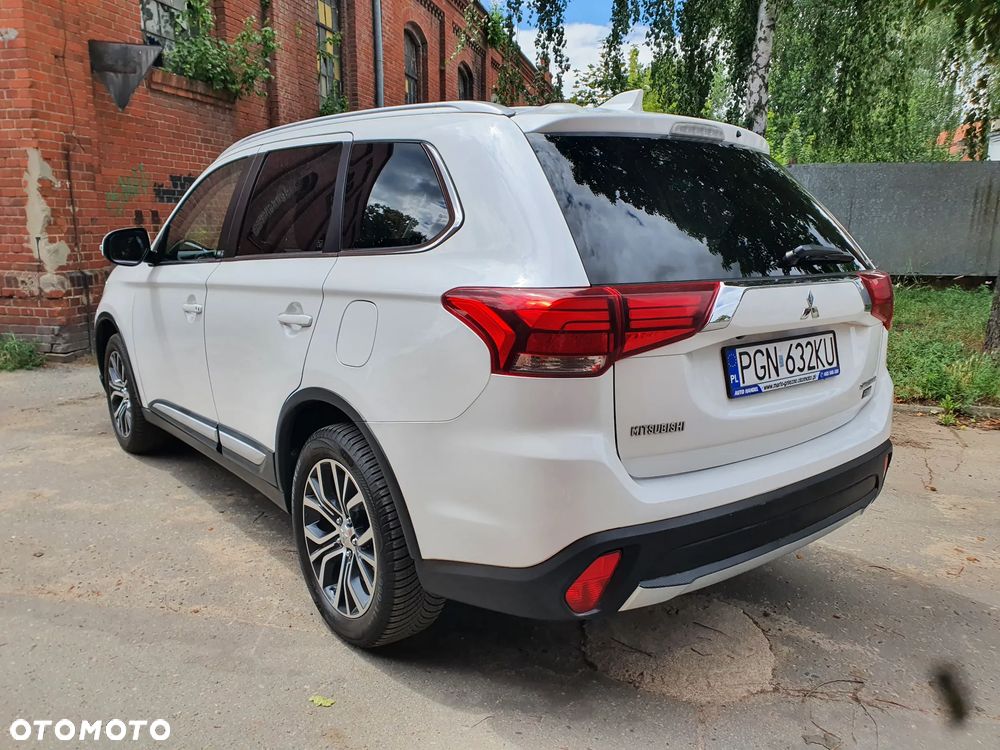Mitsubishi Outlander 2.2 DI-D 4WD Automatik Edition 100+ - 6