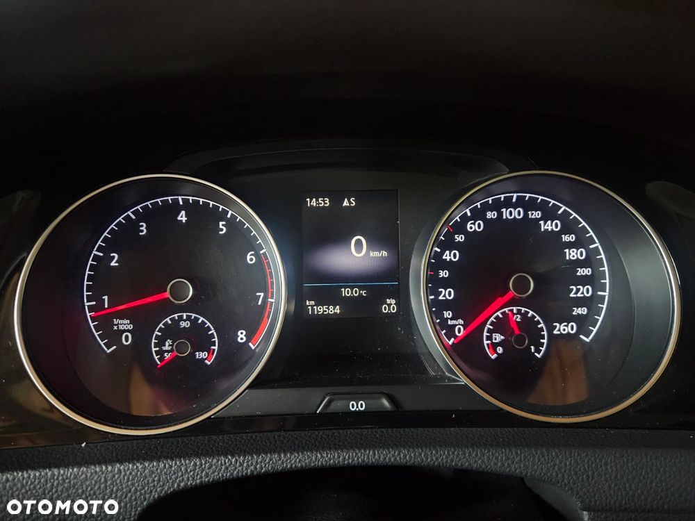 Volkswagen Golf - 6