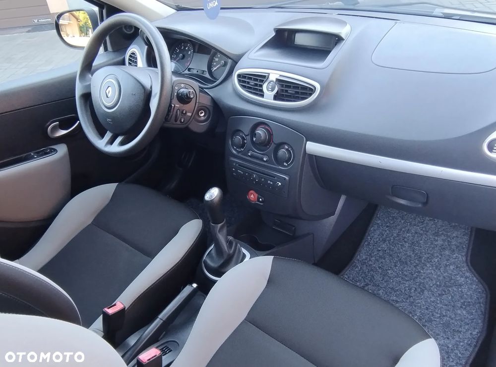 Renault Clio 1.2 16V 75 Dynamique - 28