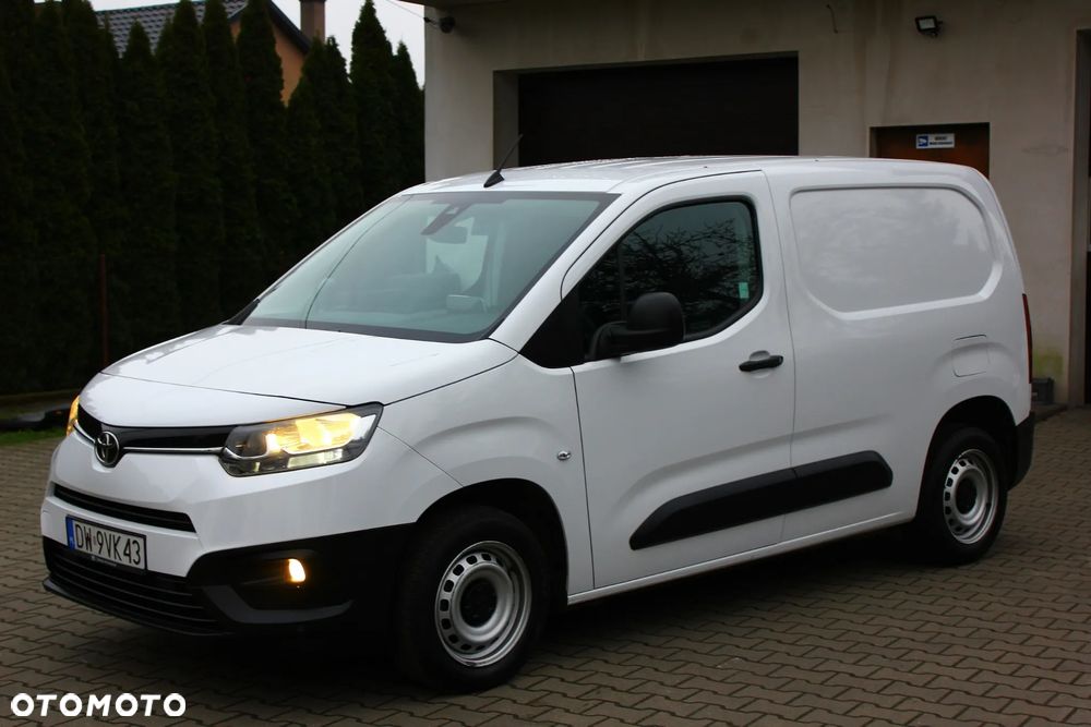 Toyota PROACE CITY BLASZAK 2 OSOBOWY 1.2 D-4T BENZYNA 110KM PEWNE AUTO FV23% - 13