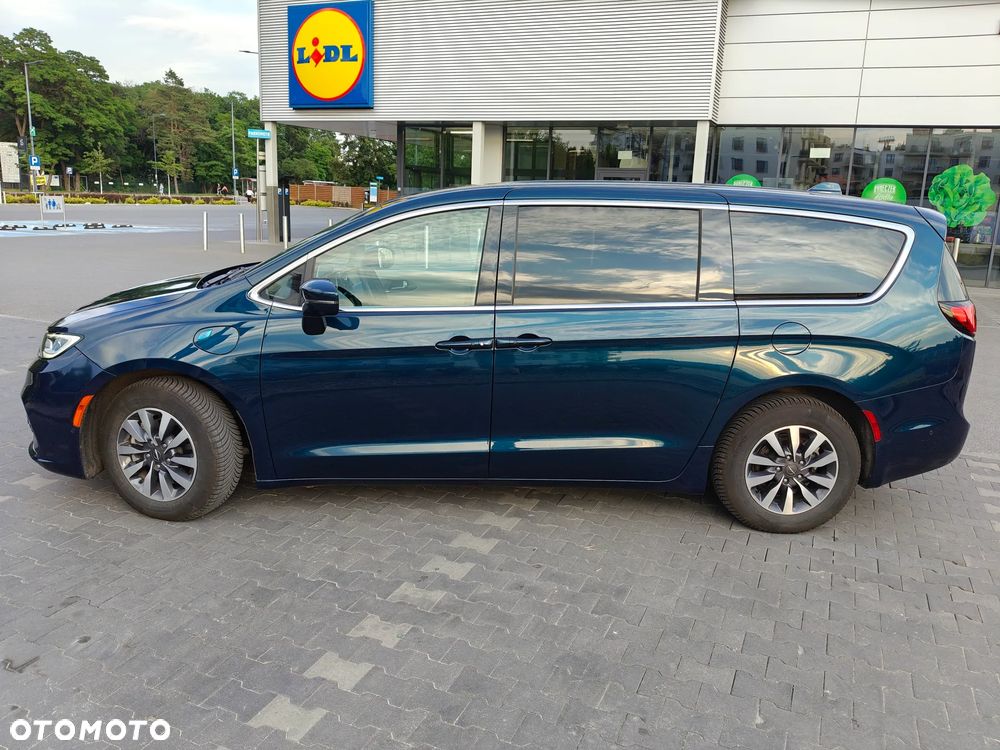 Chrysler Pacifica - 4