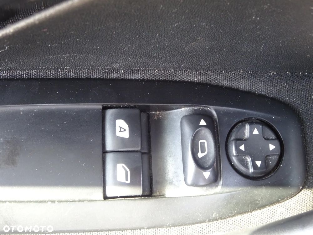 Peugeot 2008 1.2 Pure Tech Active EU6 - 19