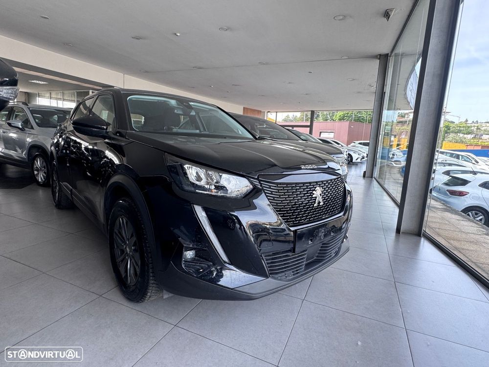 Peugeot 2008 1.2 PureTech Active EAT8 - 3