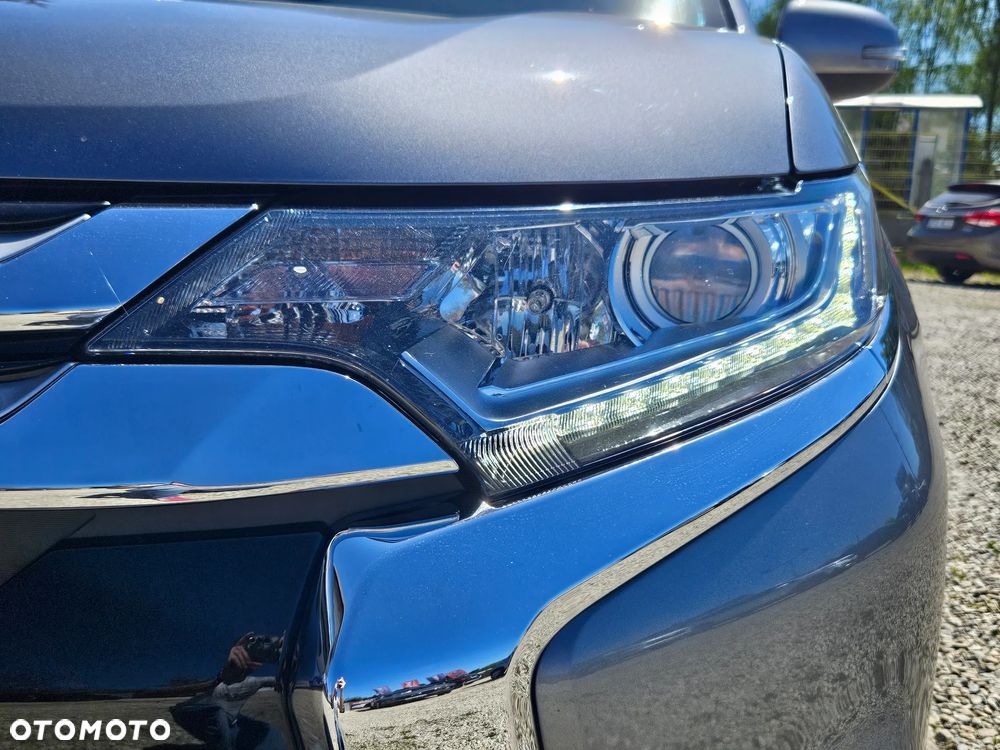 Mitsubishi Outlander 2.0 2WD Diamant - 32