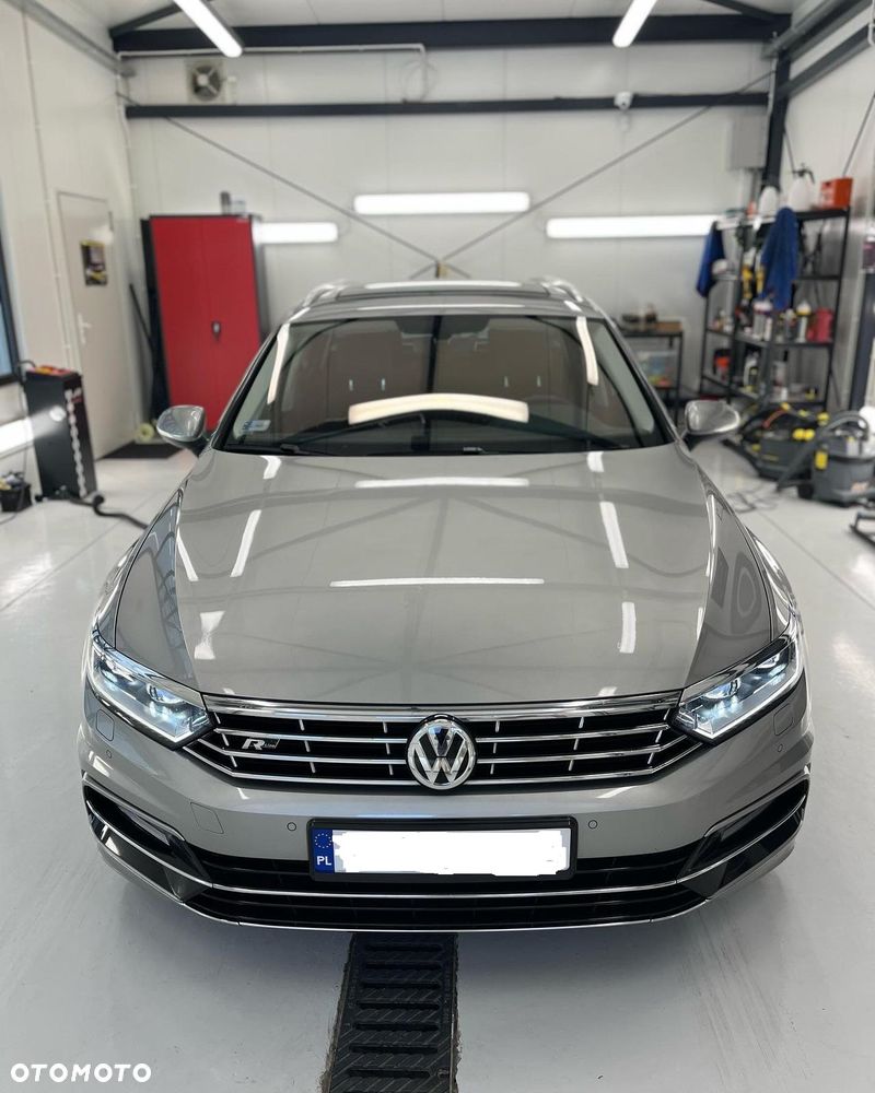 Volkswagen Passat - 11