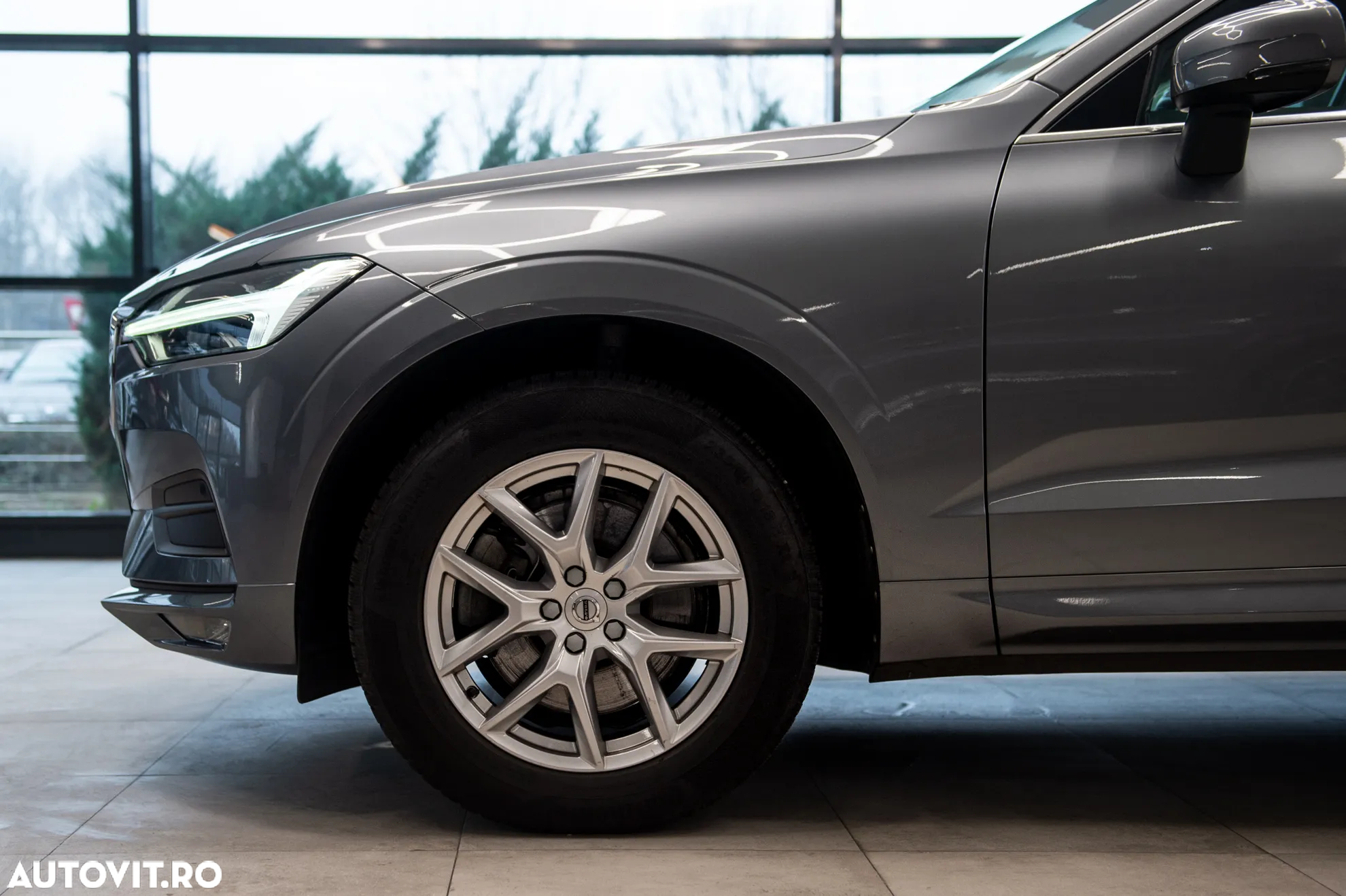 Volvo XC 60 B4 MHEV AWD Momentum Pro - 12