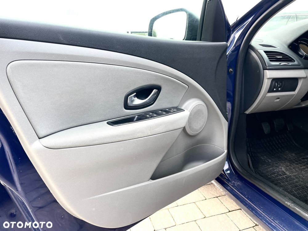 Renault Megane 1.5 dCi Emotion - 11