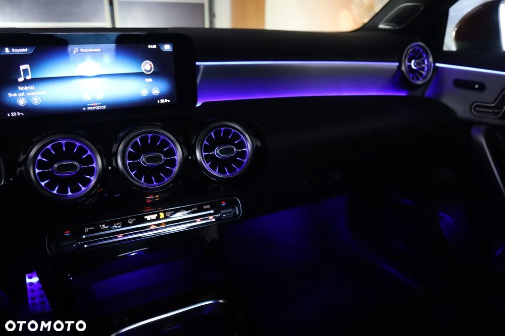 Mercedes-Benz CLA 250 4Matic 7G-DCT AMG Line - 10