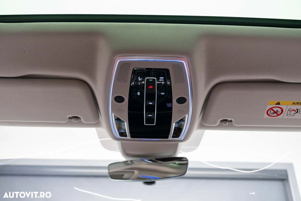 Audi A8 - 40