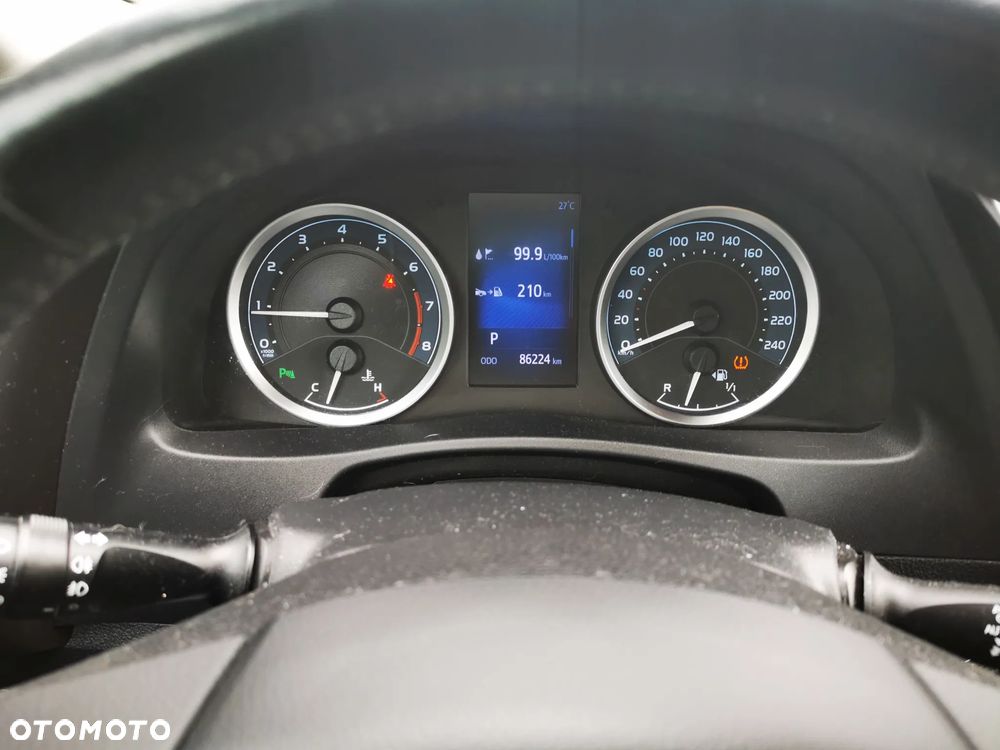 Toyota Corolla 1.6 Executive MS - 22