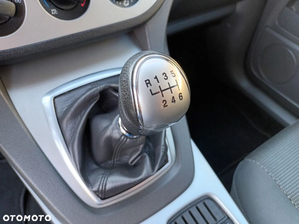 Ford Kuga 2.0 TDCi 2x4 Trend - 18