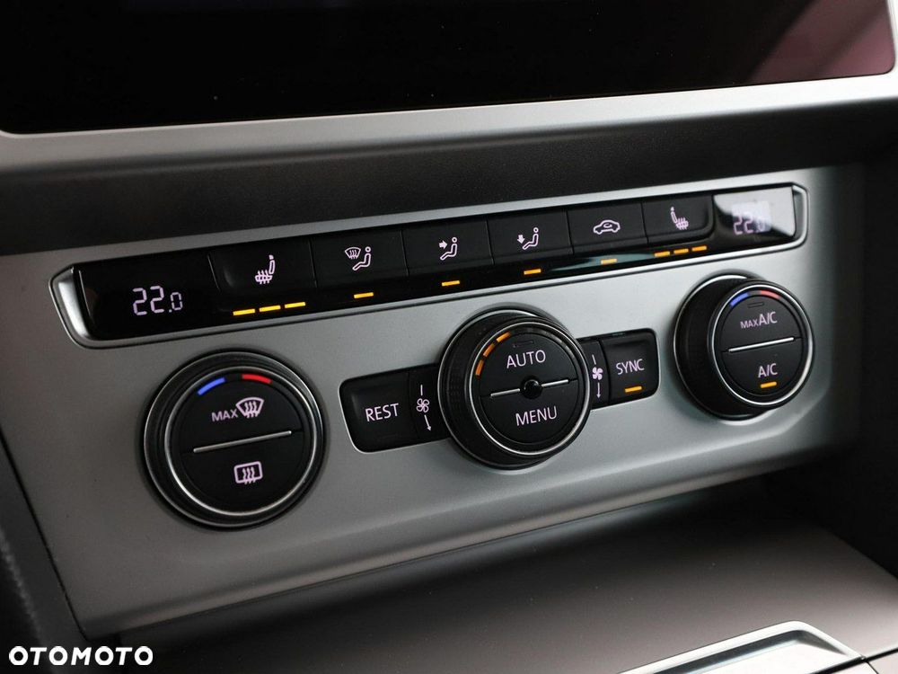 Volkswagen Passat - 27