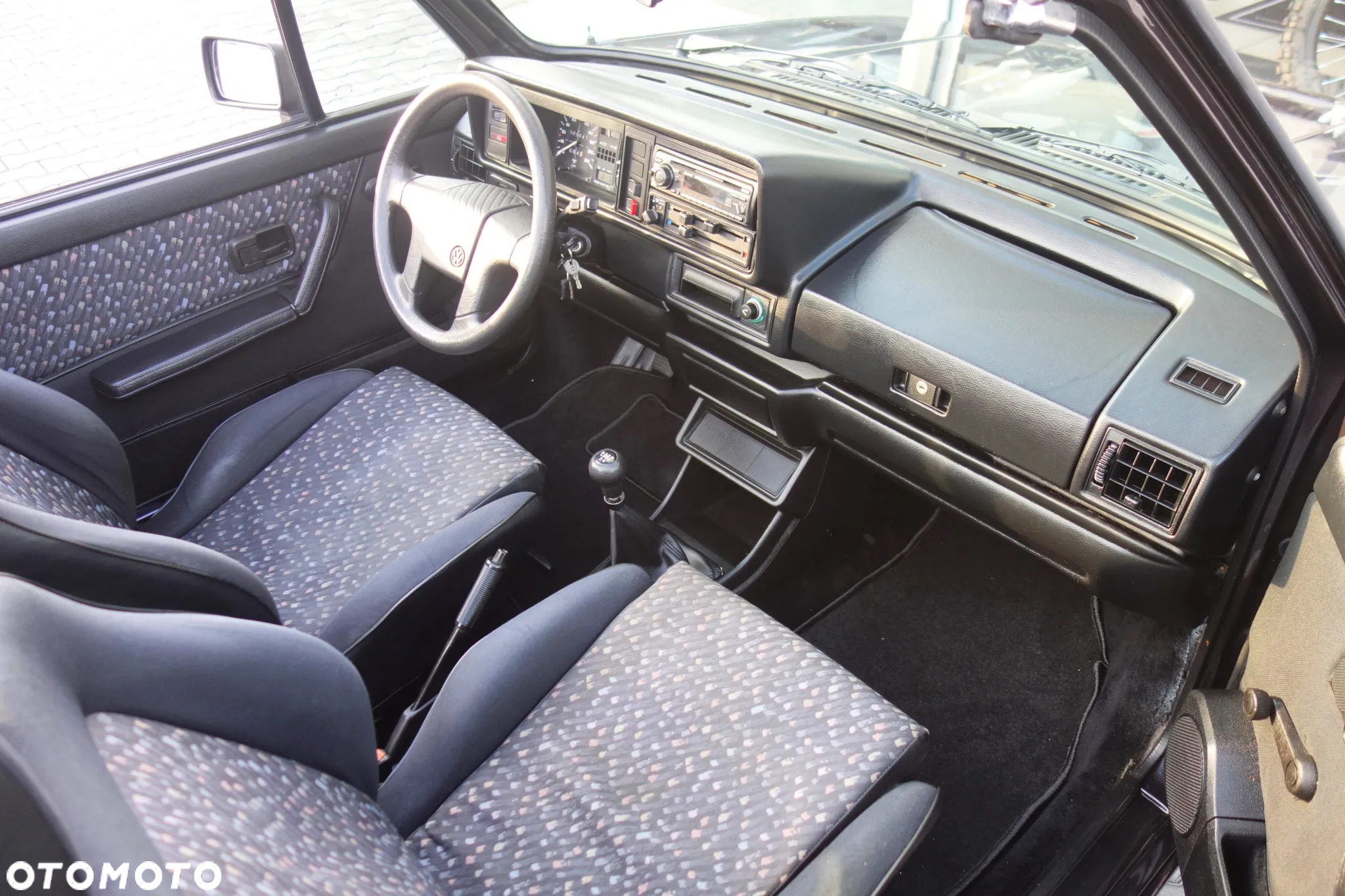 Volkswagen Golf Cabriolet 1.8 - 28