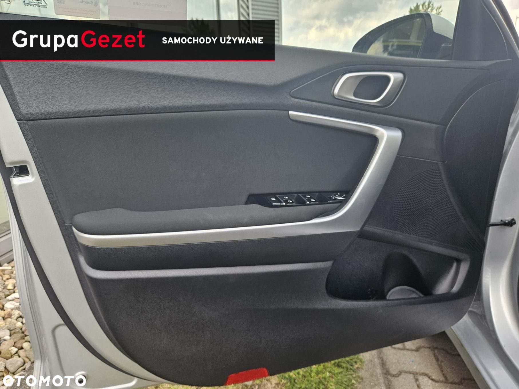 Kia Ceed - 10